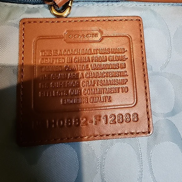 Coach Gigi Tote - Picture 14 of 17